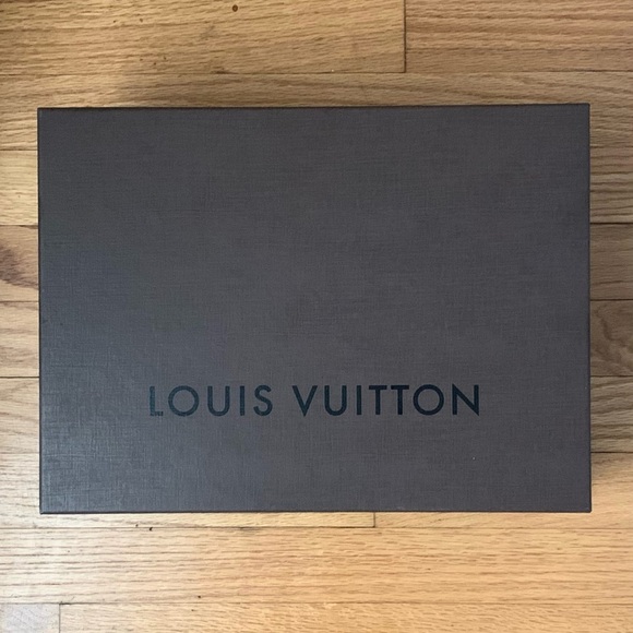 LOUIS VUITTON Gift Box - Picture 3 of 5